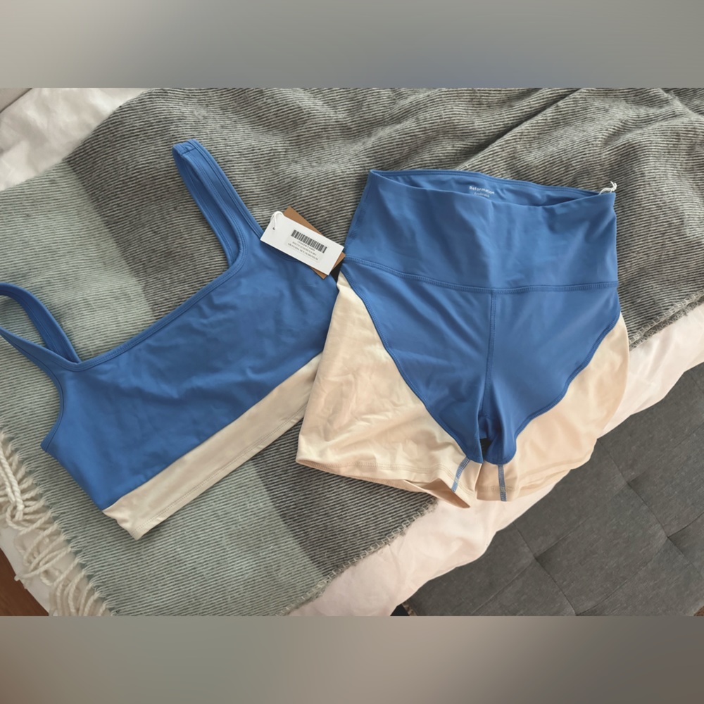 Reformation EcoStretch Bra and 5 inch bike shorts in Granada Sky/Almond size M
